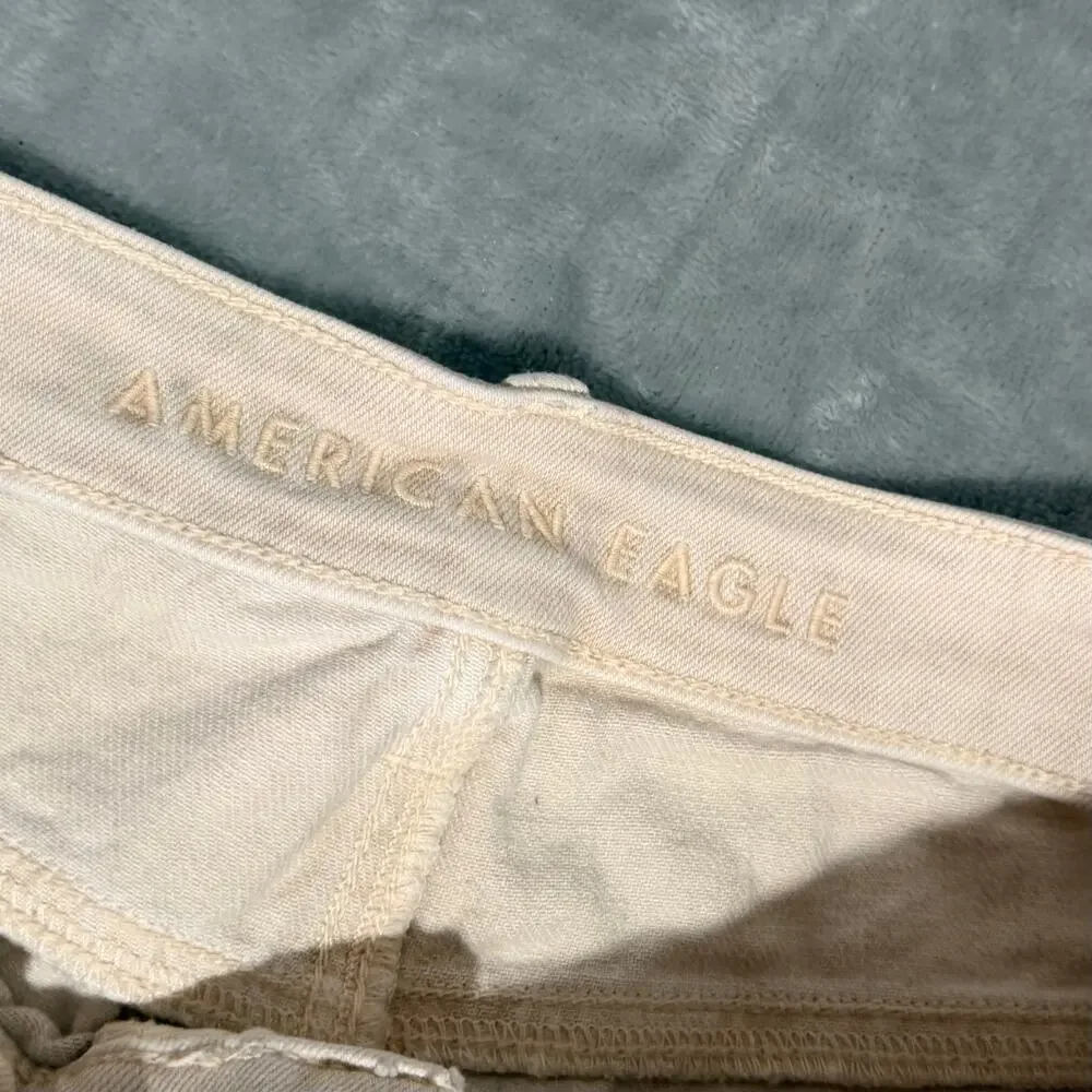 American Eagle Mom Jeans Cream Ivory High Rise Straight Leg Size 6 - Picture 5 of 9